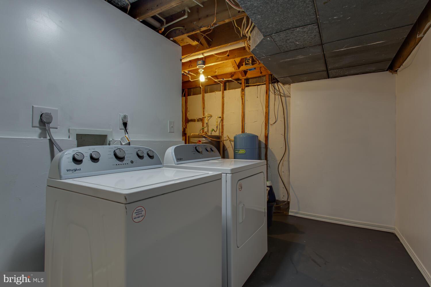 LAKE JAMESON - Residential