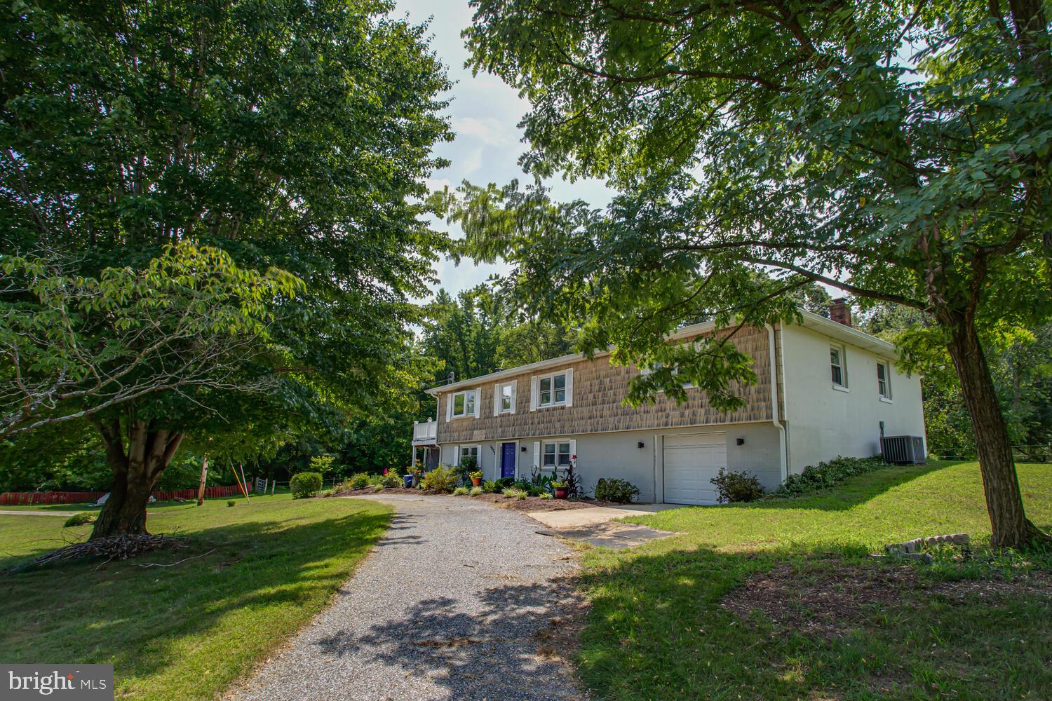 LAKE JAMESON - Residential