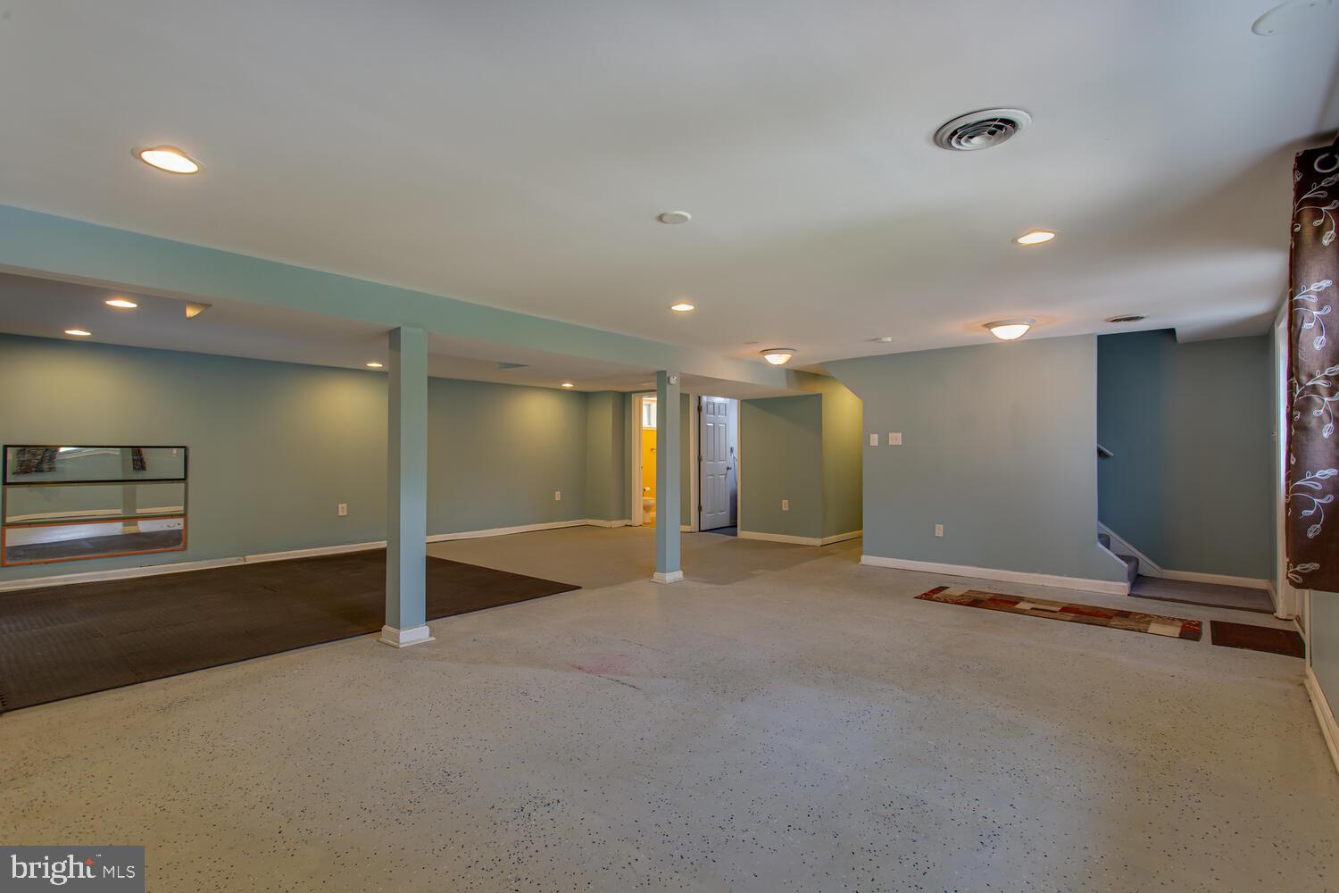 LAKE JAMESON - Residential