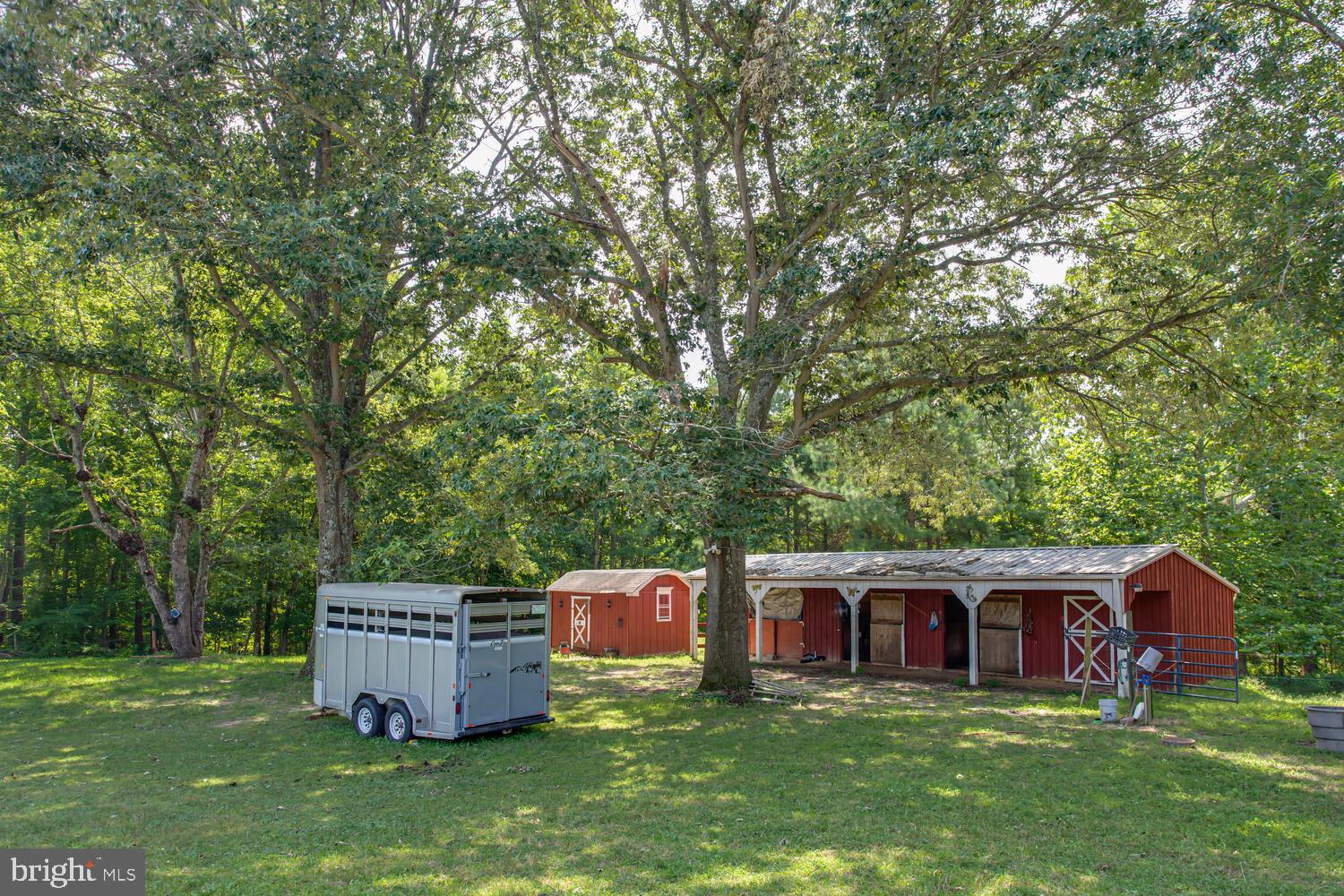 LAKE JAMESON - Residential