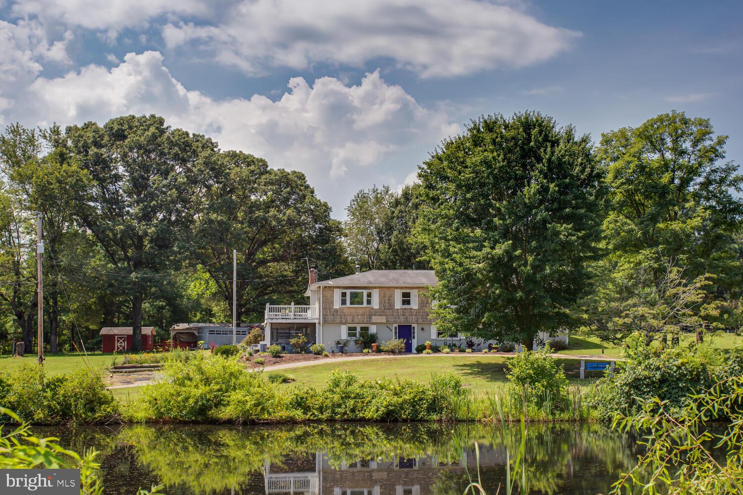 LAKE JAMESON - Residential