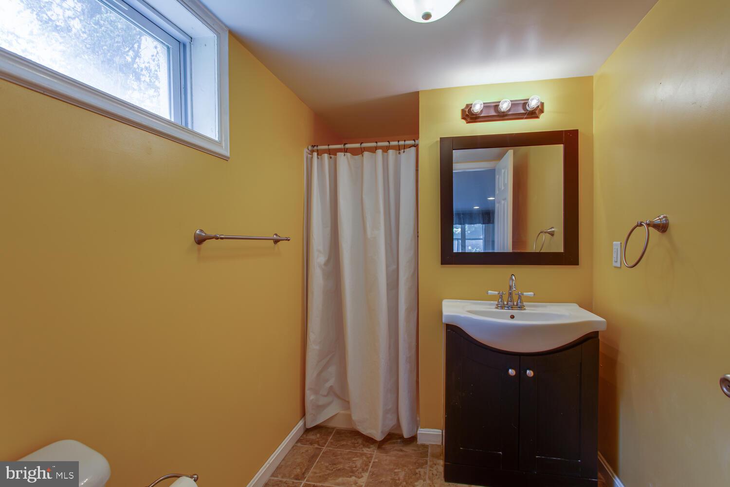 LAKE JAMESON - Residential