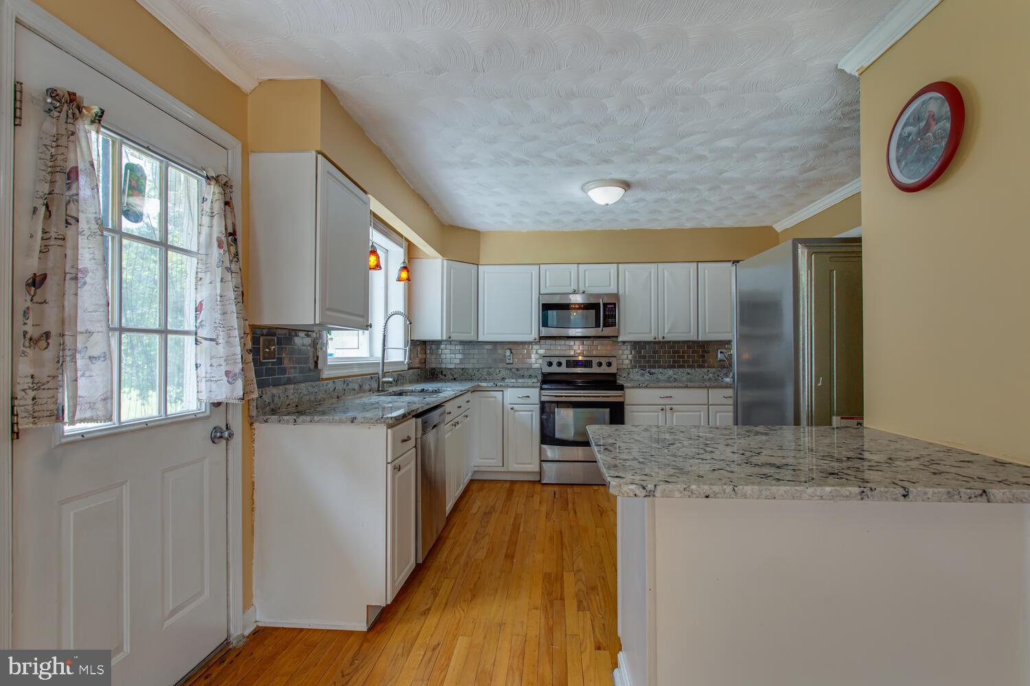 LAKE JAMESON - Residential