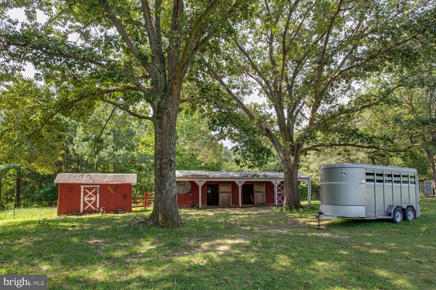 LAKE JAMESON - Residential