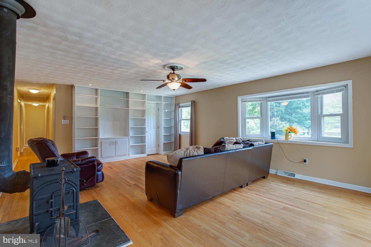 LAKE JAMESON - Residential