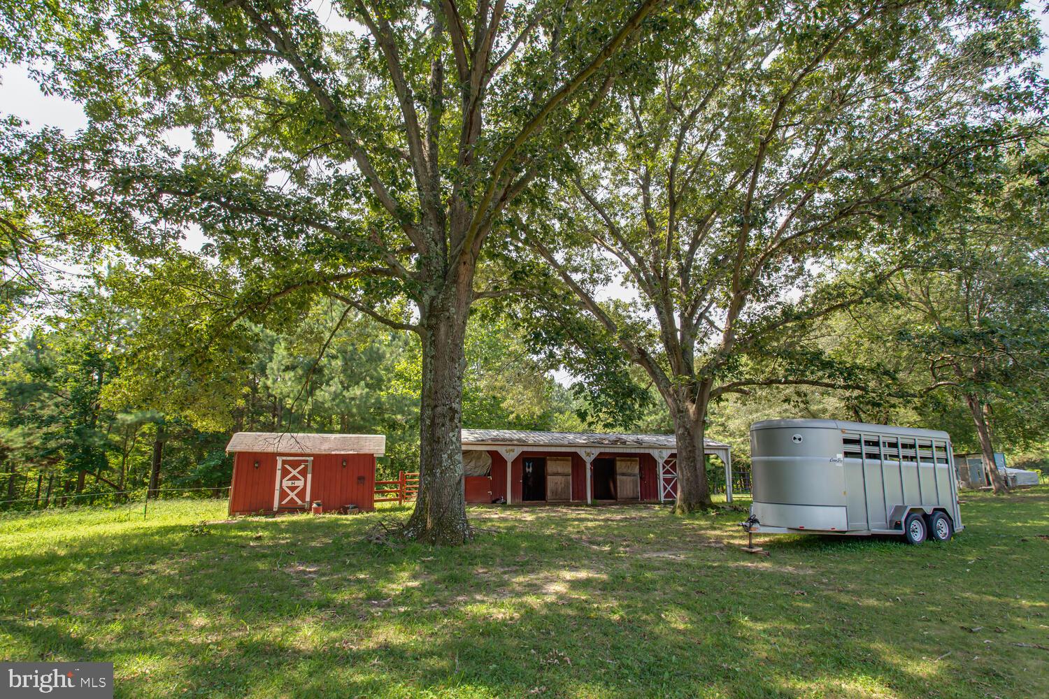 LAKE JAMESON - Residential