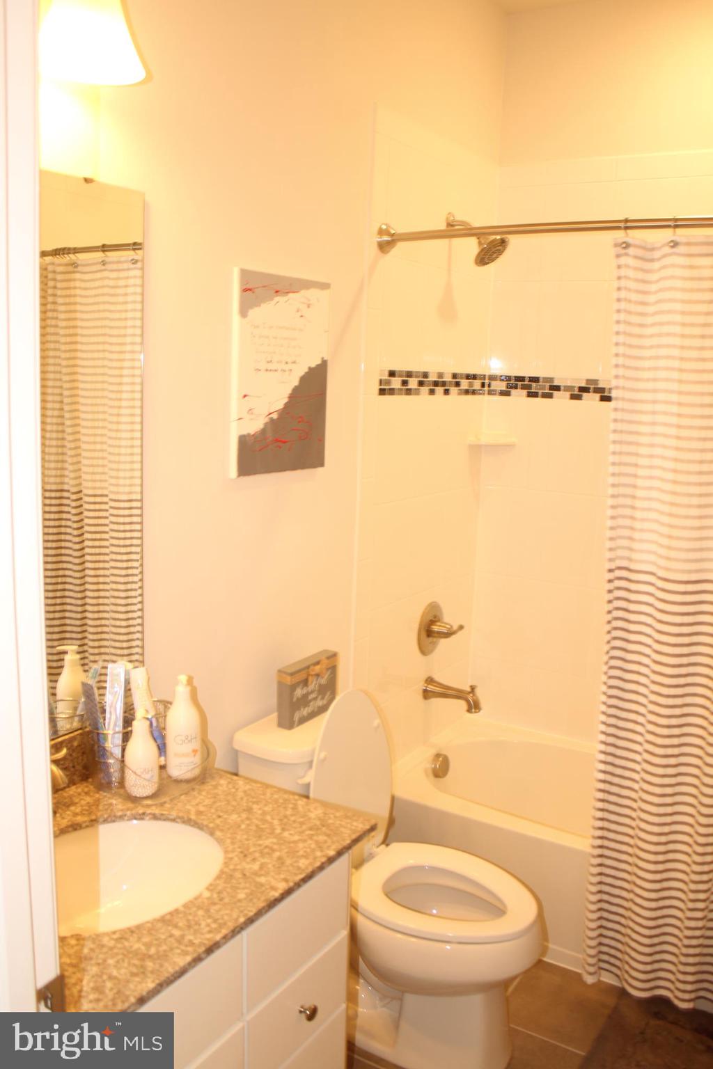 CREEKSIDE VILLAGE - Residential Lease