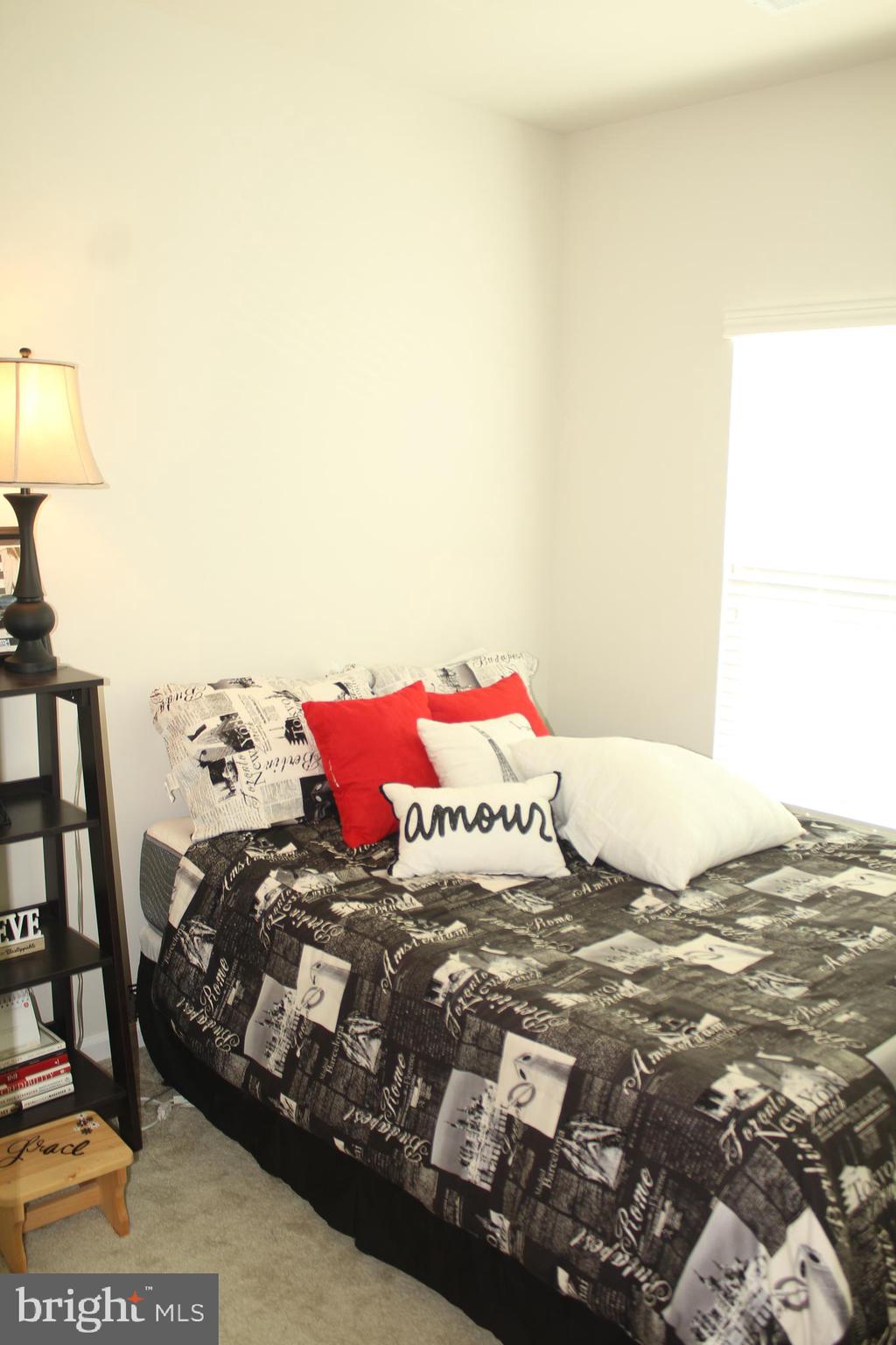 CREEKSIDE VILLAGE - Residential Lease