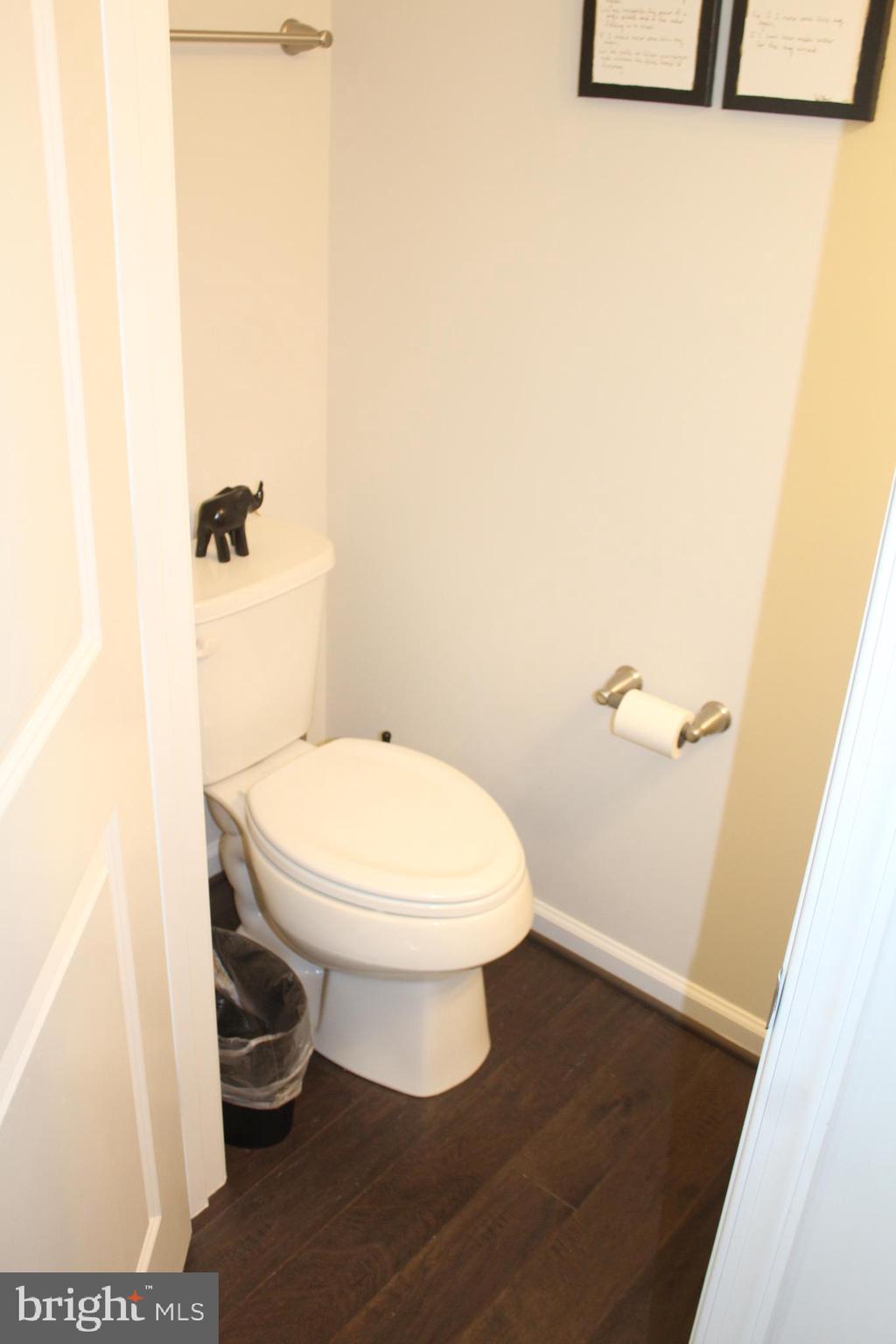 CREEKSIDE VILLAGE - Residential Lease