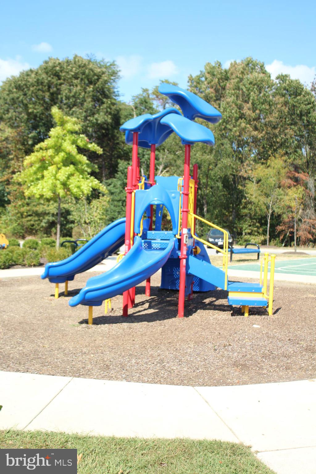 CREEKSIDE VILLAGE - Residential Lease