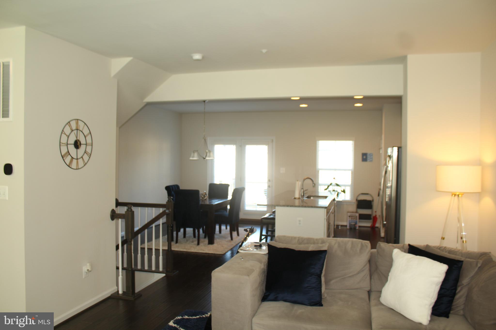 CREEKSIDE VILLAGE - Residential Lease