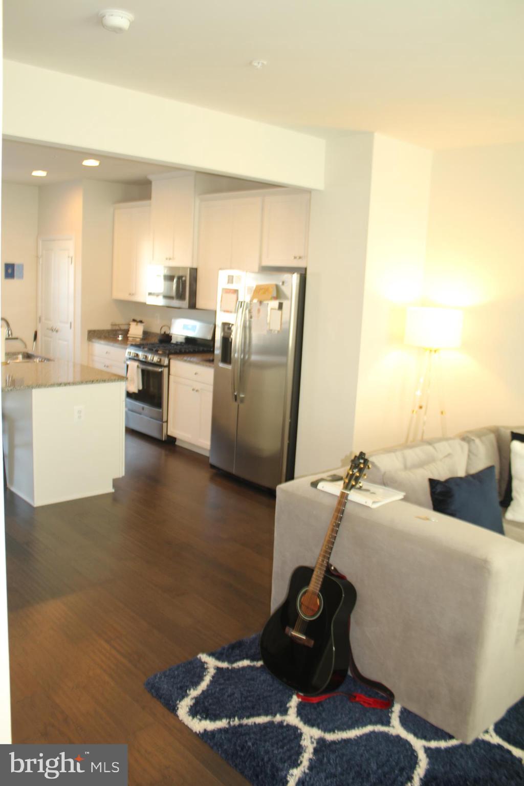 CREEKSIDE VILLAGE - Residential Lease