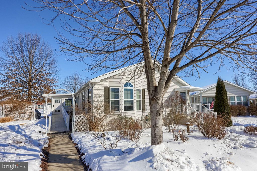 Photo of 310 Summers Drive, LANCASTER, PA 17601 (MLS # PALA2082696)