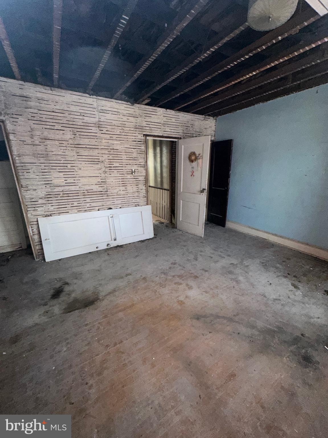 WEST OAK LANE - Residential