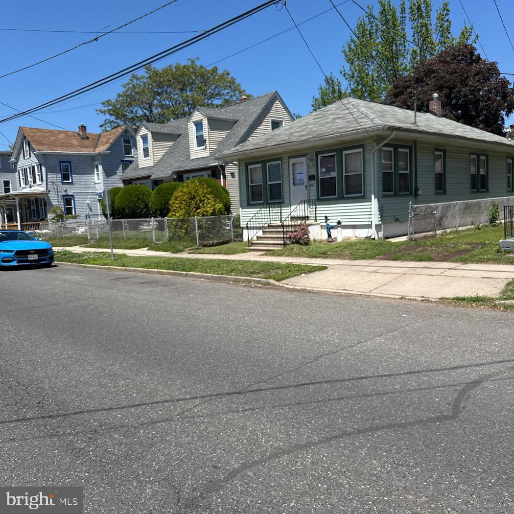 434 SCHILLER AVENUE