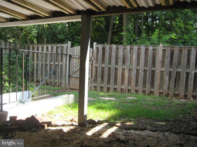 LONDON COMMONS - Residential Lease