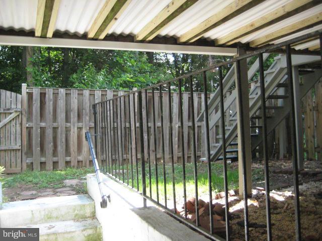 LONDON COMMONS - Residential Lease