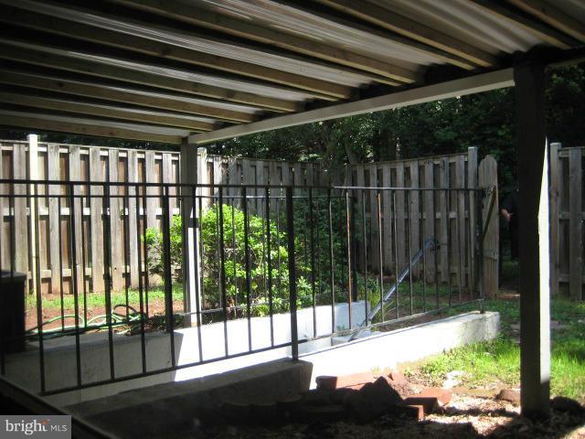 LONDON COMMONS - Residential Lease