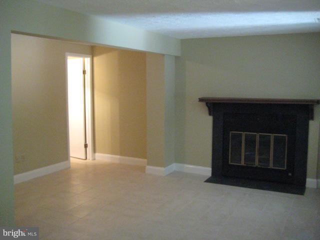 LONDON COMMONS - Residential Lease