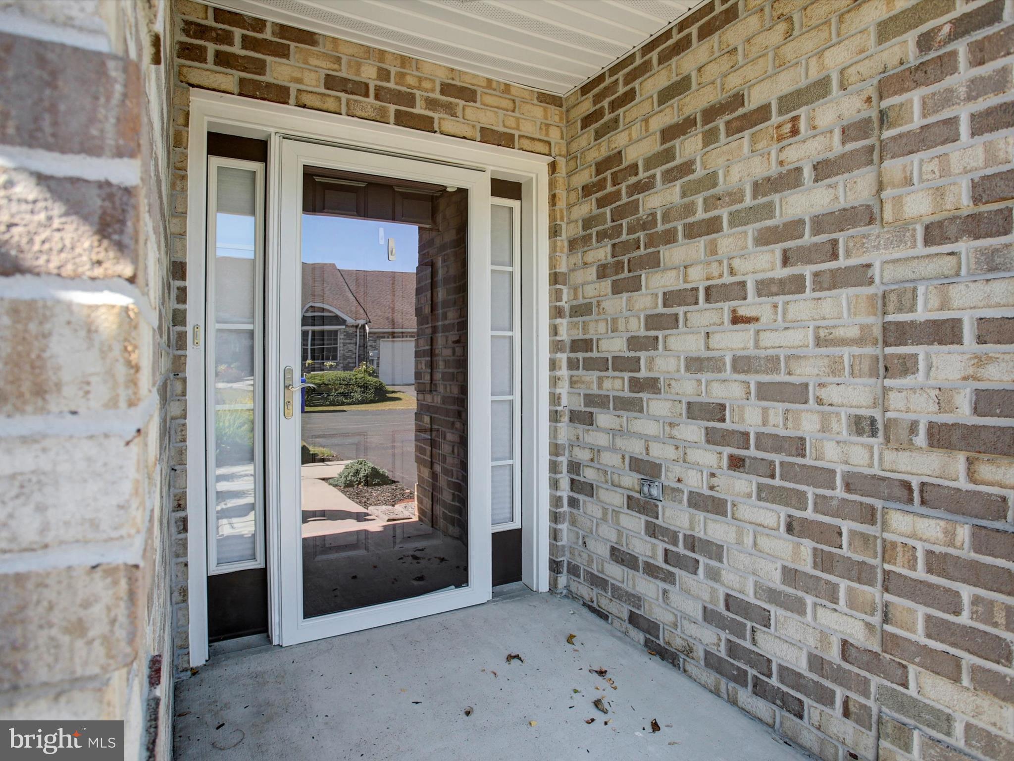 602 BROOKVIEW DRIVE DRIVE W