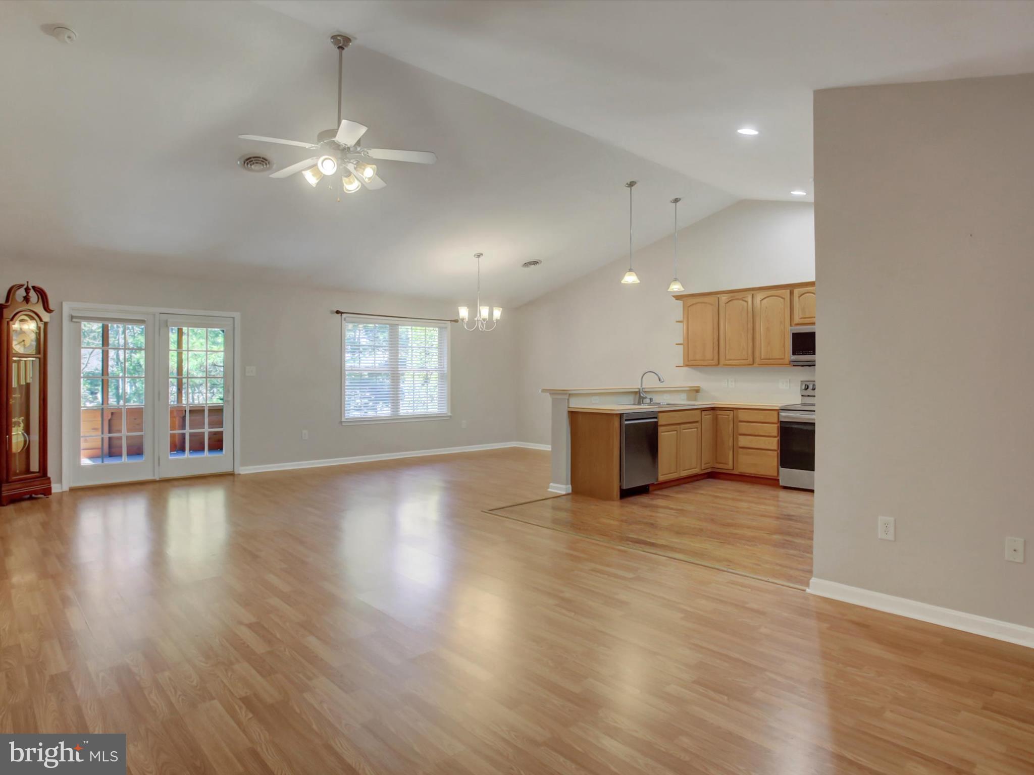 MOSS SPRING ESTATES - Residential