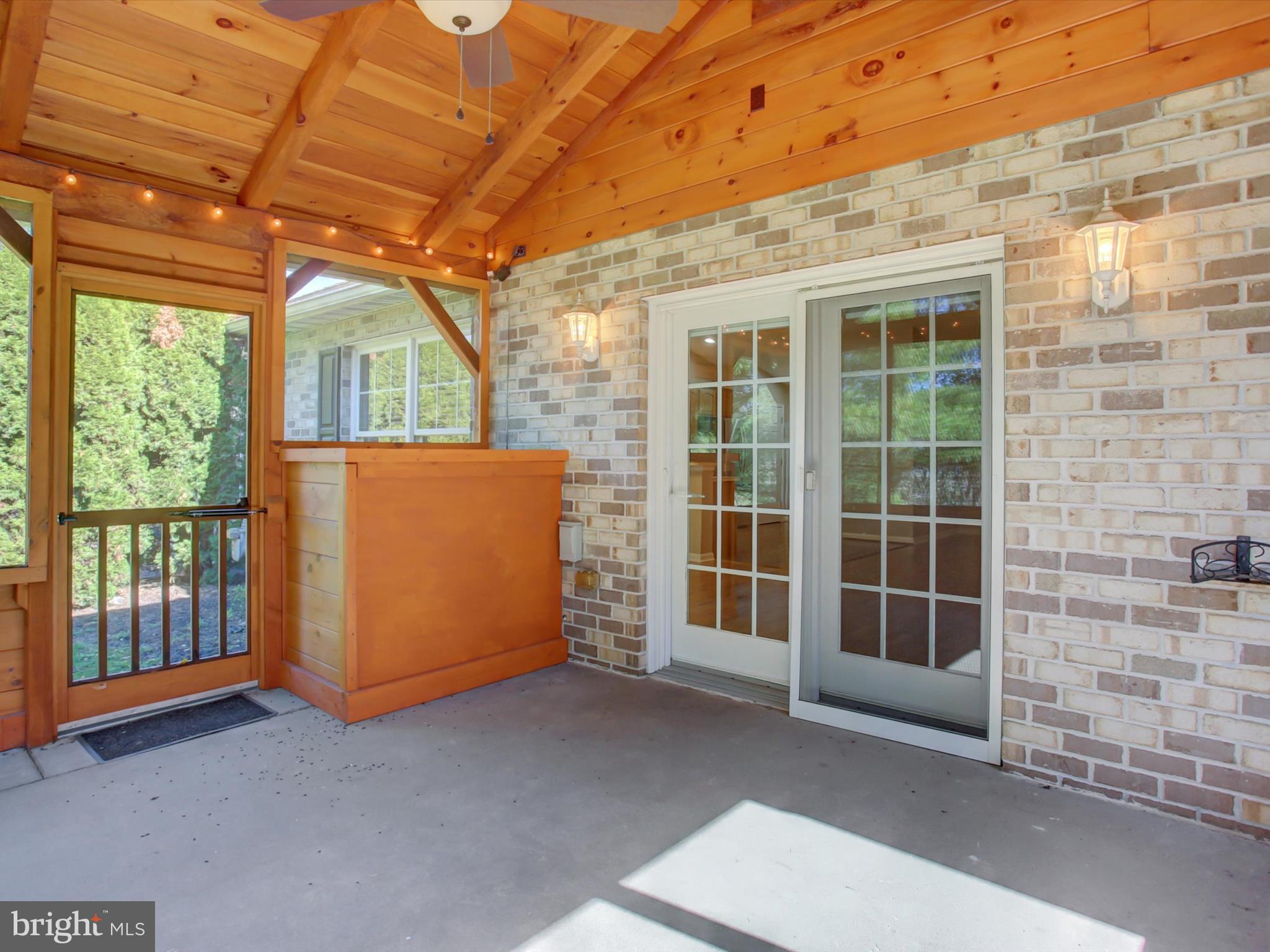 MOSS SPRING ESTATES - Residential