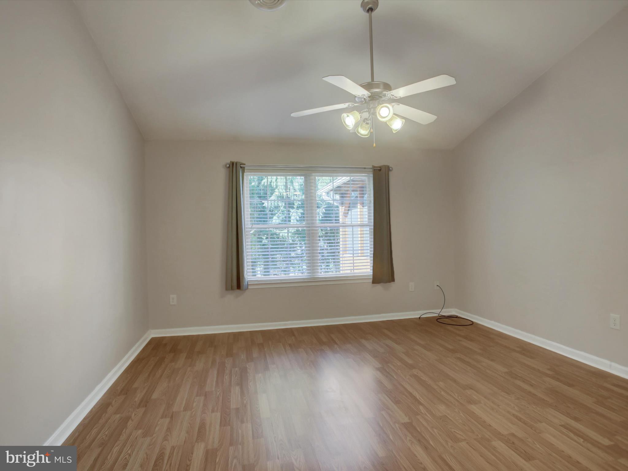 MOSS SPRING ESTATES - Residential