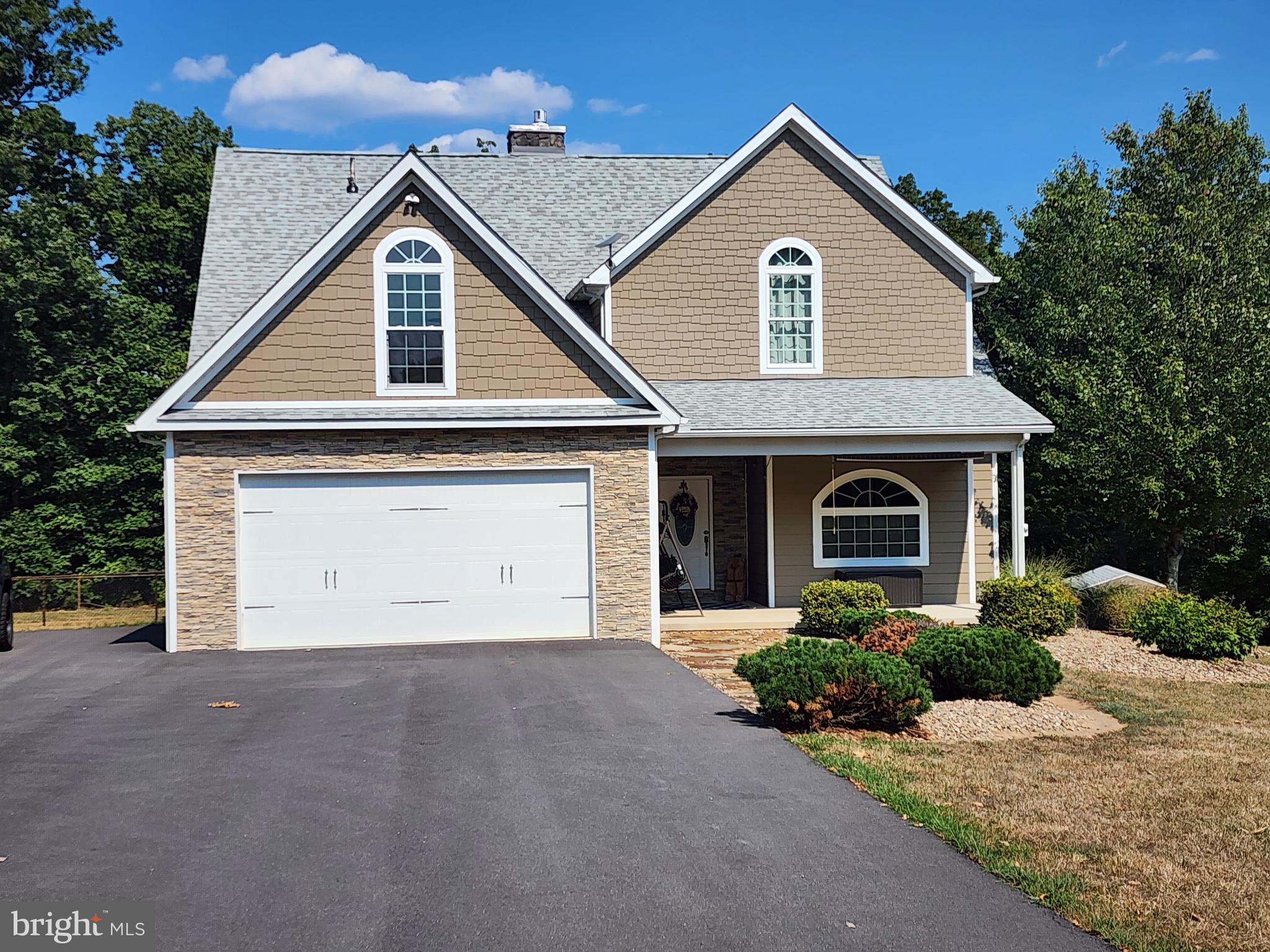 LAKEWOOD - Residential