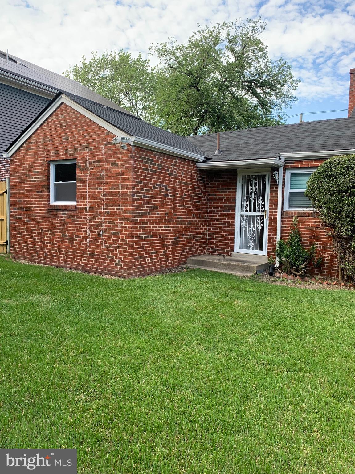 ADELPHI TERRACE - Residential Lease