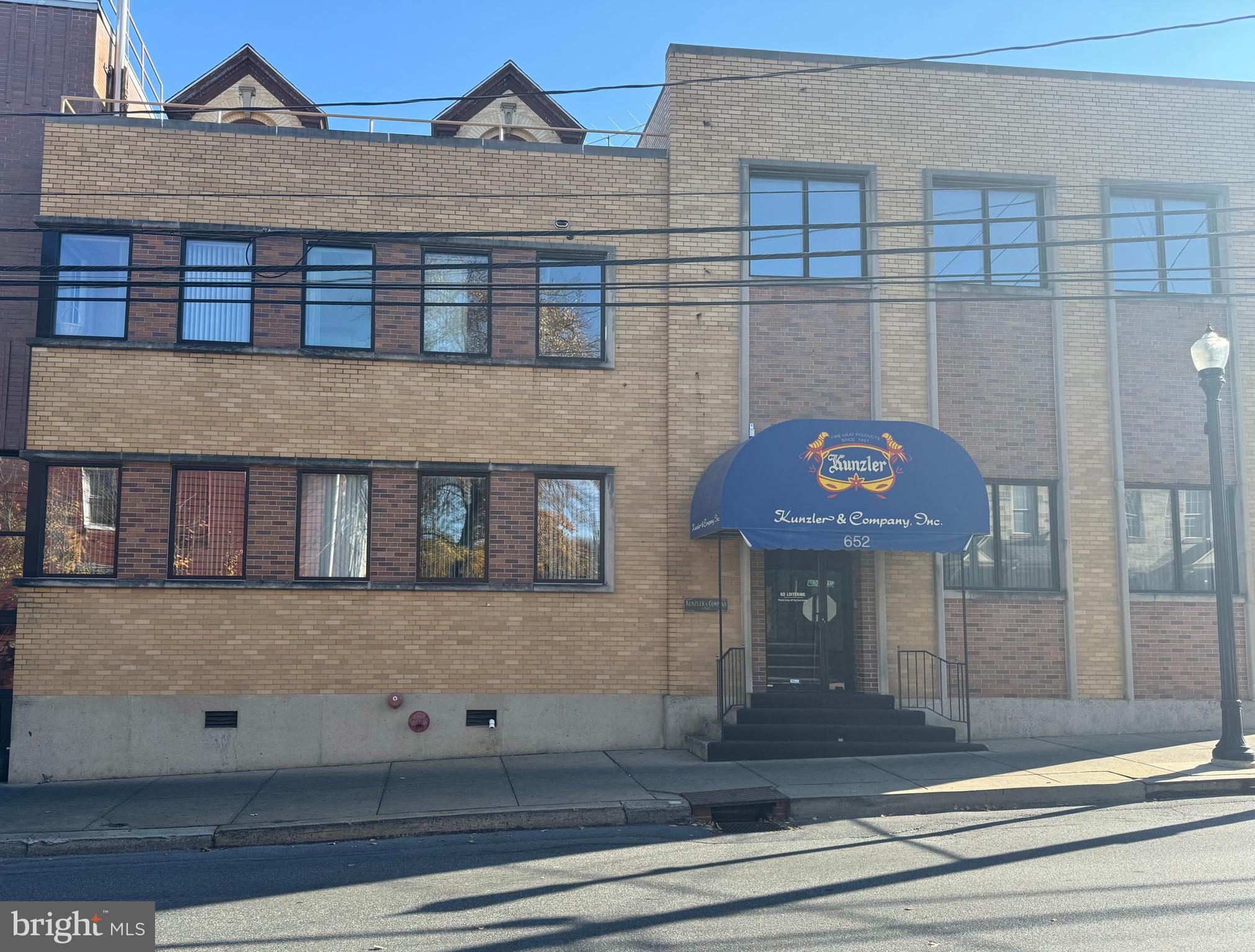 Listing includes 655 Manor Street, an office building and parking lot (Tax Acct. 338-68587-0-0000).
652 Manor Street – Comprised of two buildings containing +/- 137,878 SF manufacturing/industrial space, with ten (10) loading docks on 2.80 acres, and zoned CM Central Manufacturing.
655 Manor Street – 2-story office building containing +/- 5,236 SF, 33 parking spaces, .049 acres and zoned R3 Medium Density Residential.
Freezer/refrigeration units containing +/- 30,000 SF, 30′ ceiling height with +/- 2,500 pallet positions.
Potential for mixed use redevelopment.