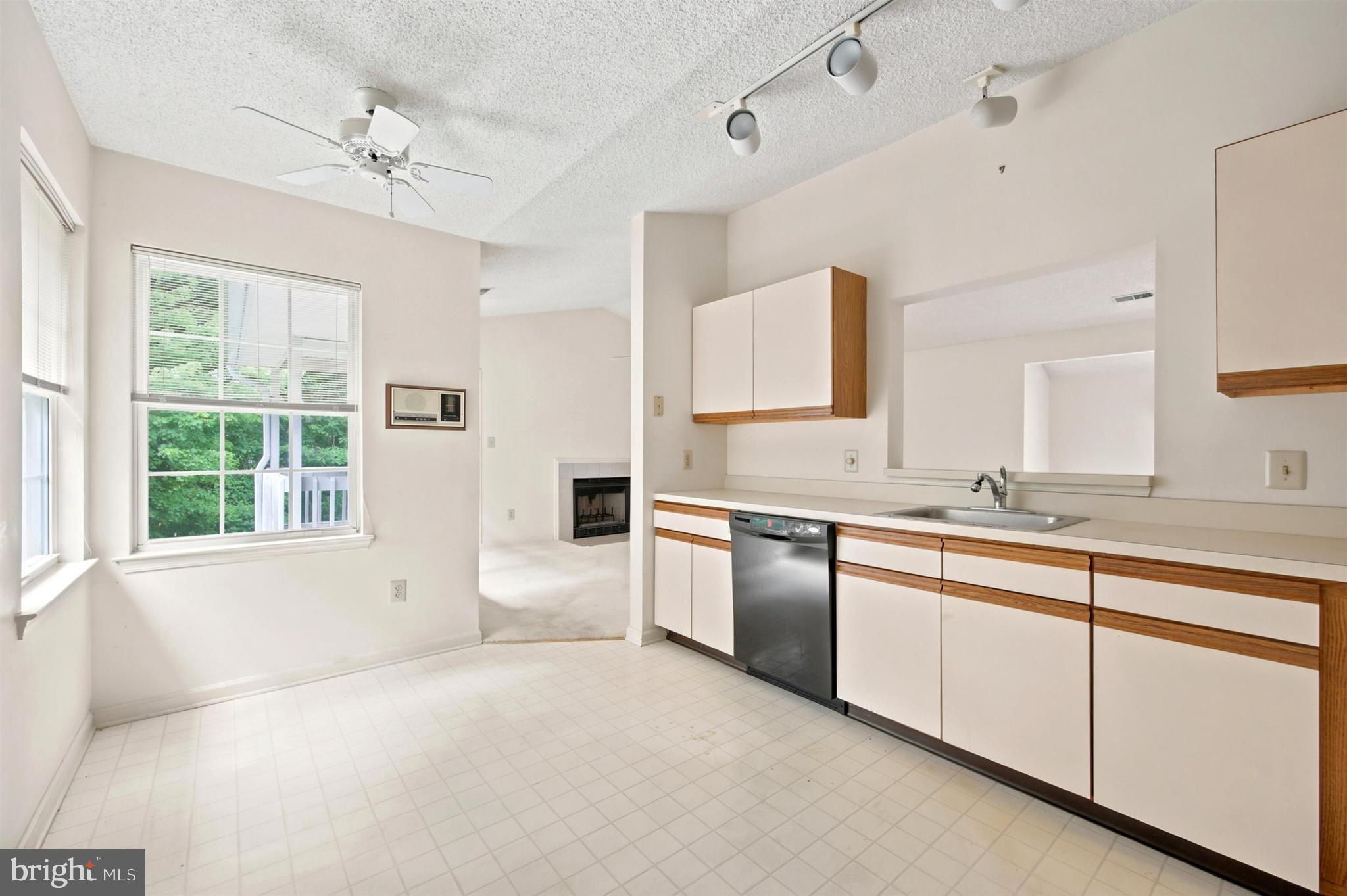 1652 COVINGTON ROAD