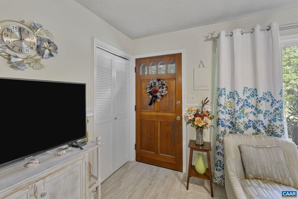 Photo of 9020 West River Rd, PALMYRA, VA 22963 (MLS # 669714)