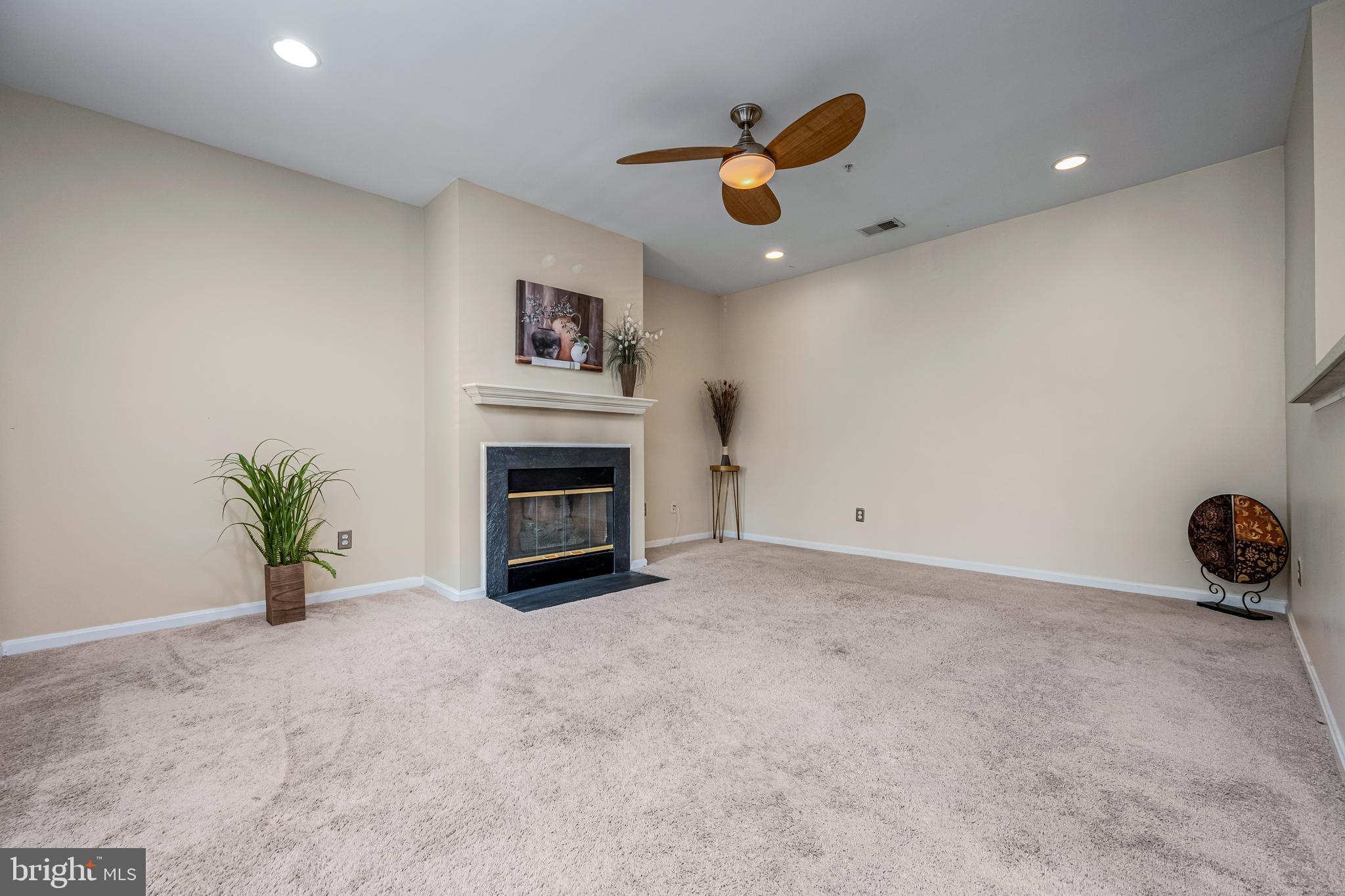 HAMPSHIRE HALL CONDO - Residential