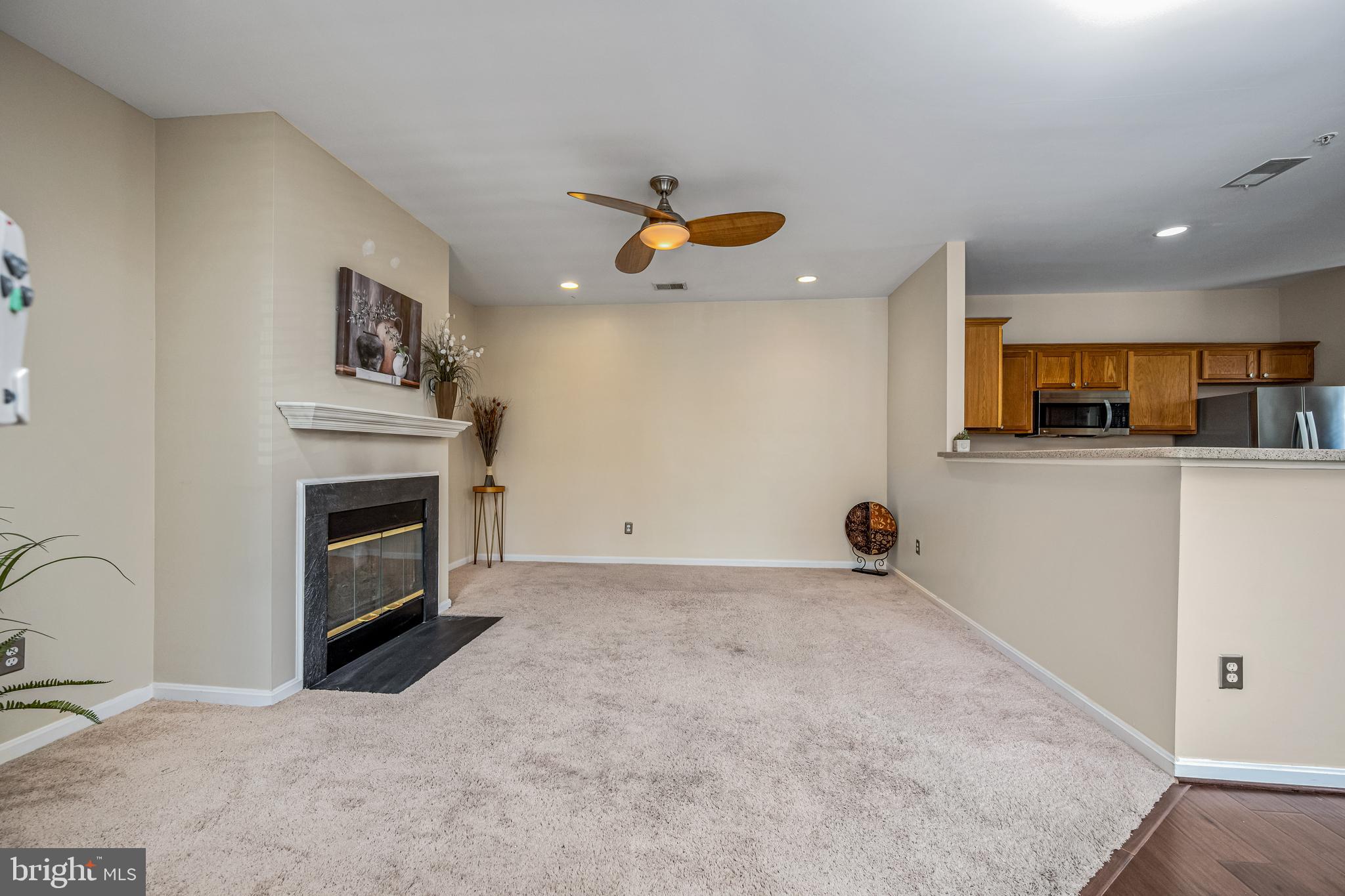 HAMPSHIRE HALL CONDO - Residential