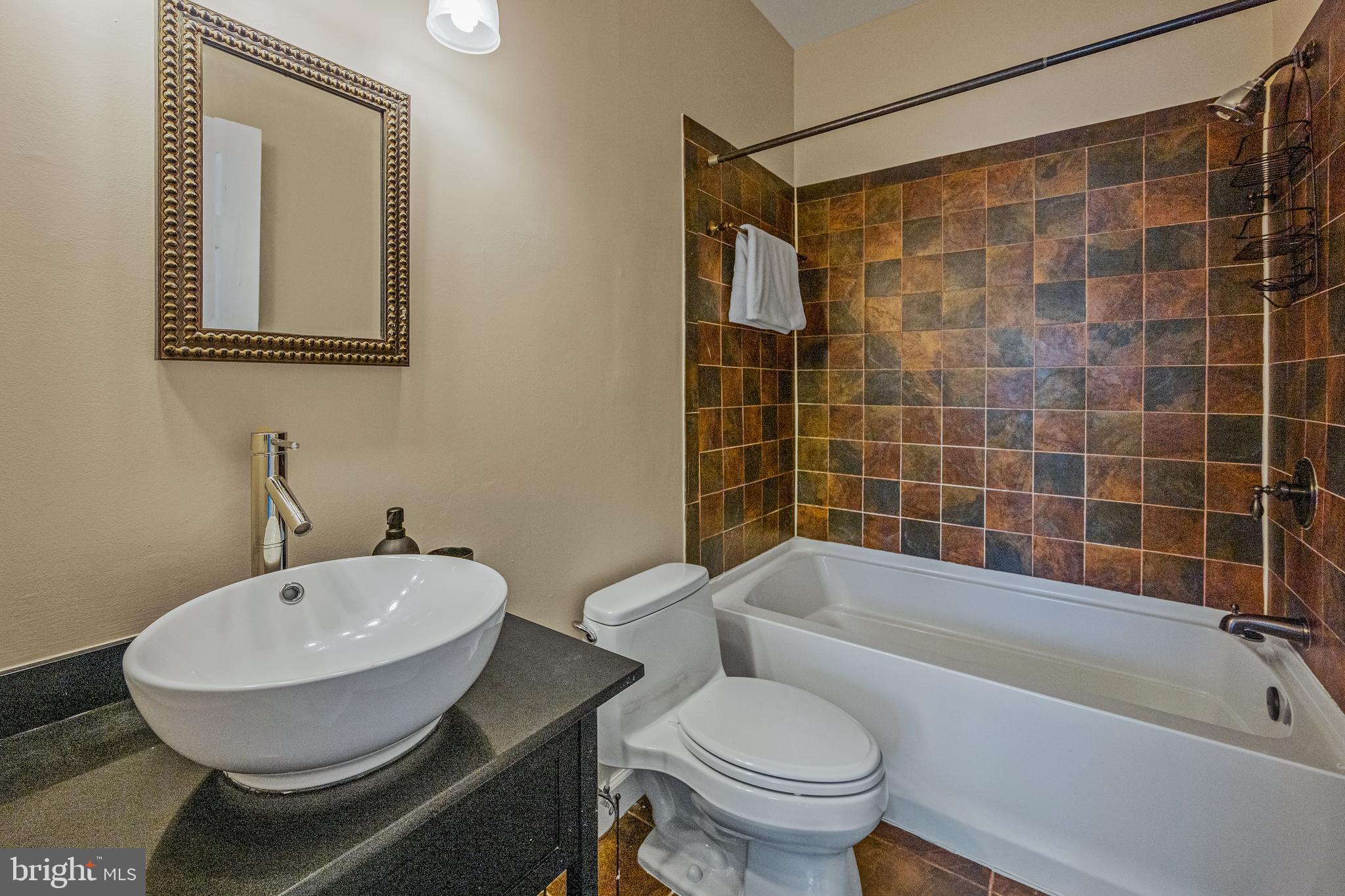 HAMPSHIRE HALL CONDO - Residential