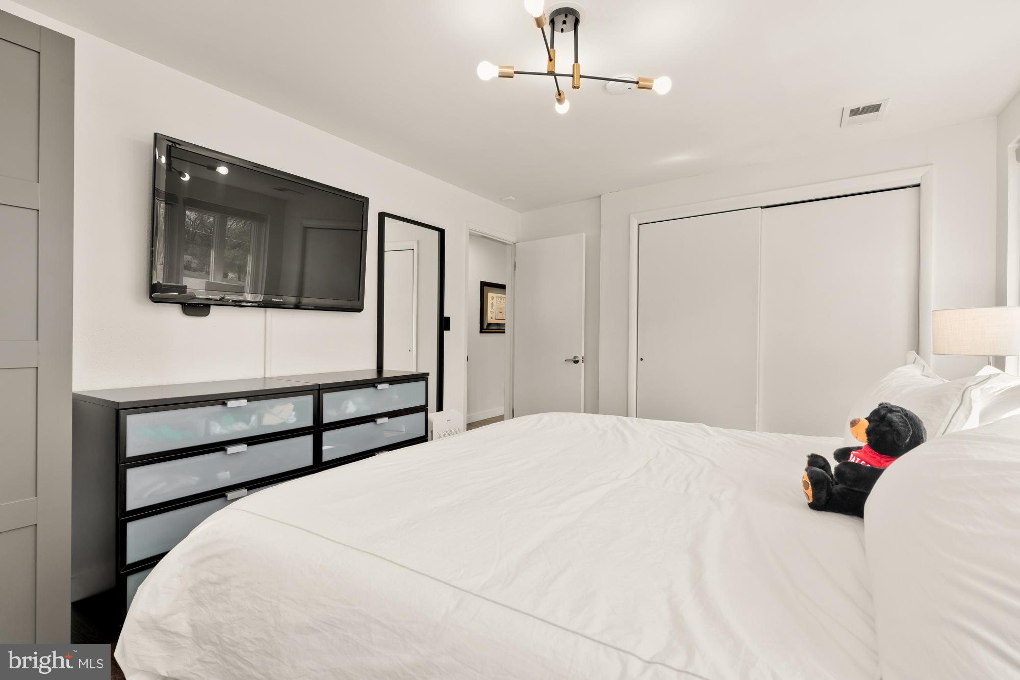 HILLANDALE - Residential