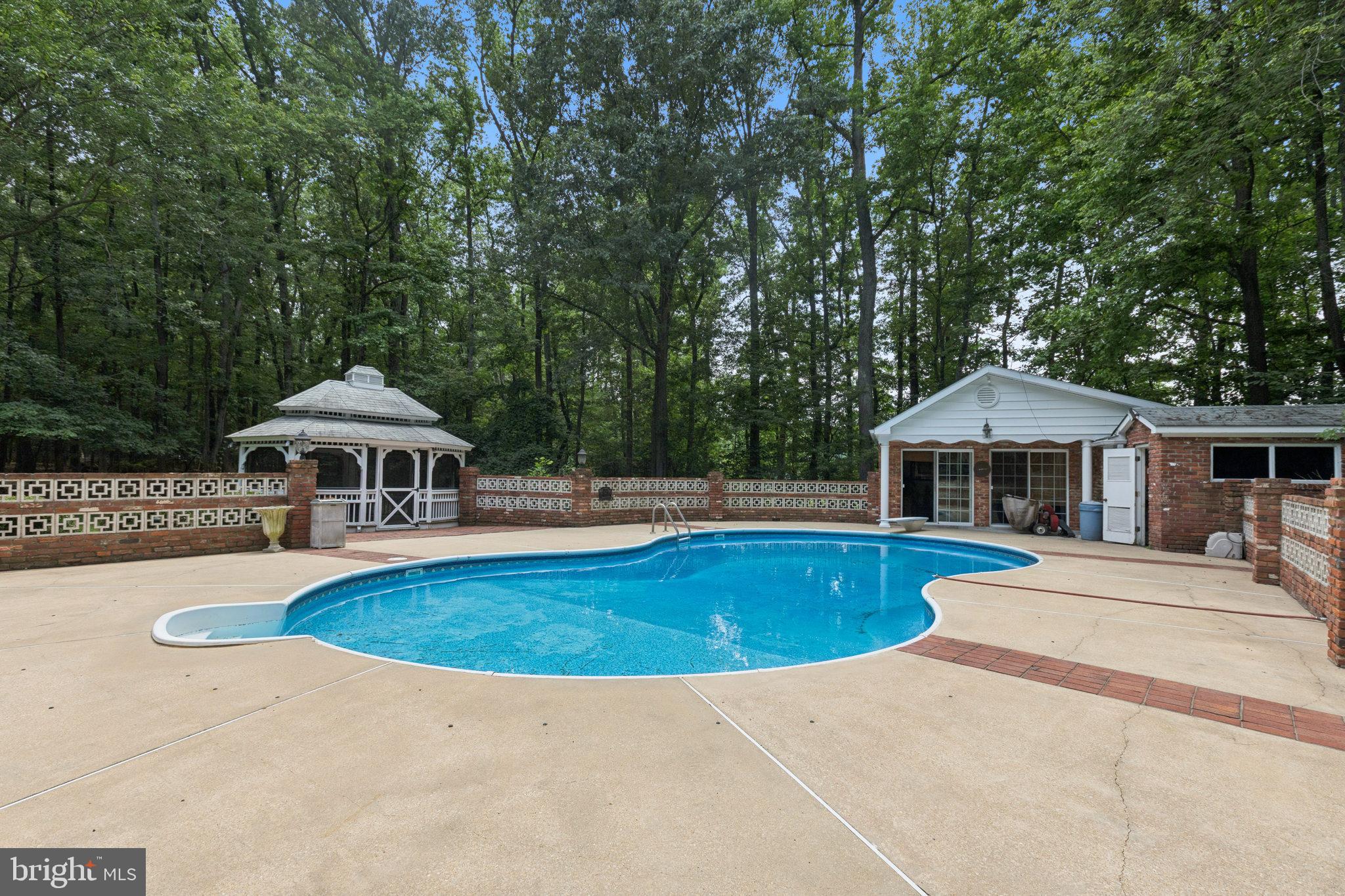 3851 FAWN LANE