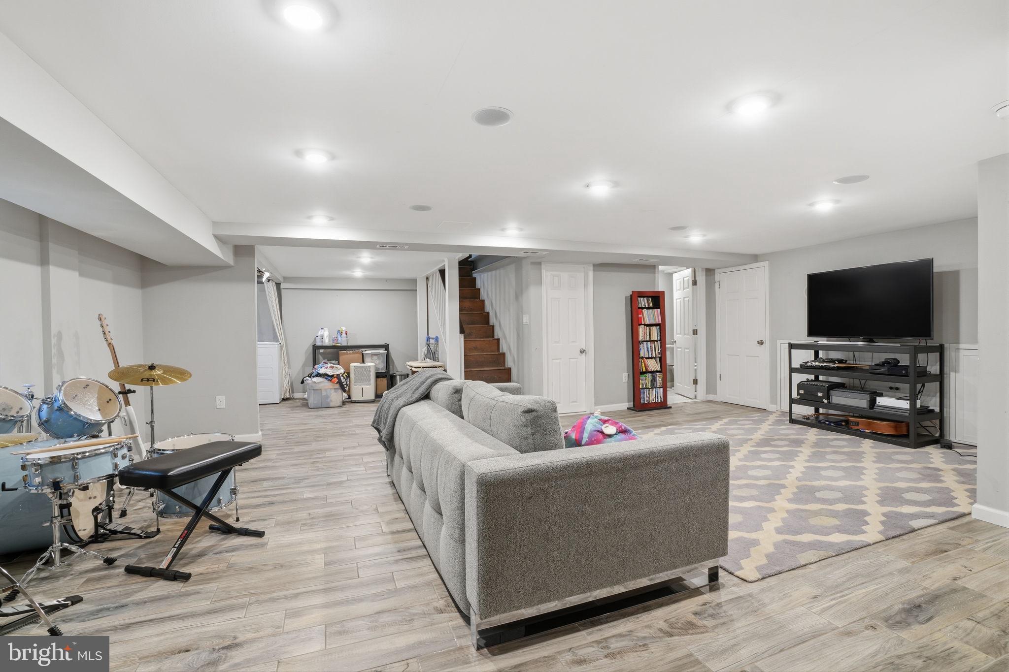 ELKINS PARK - Residential