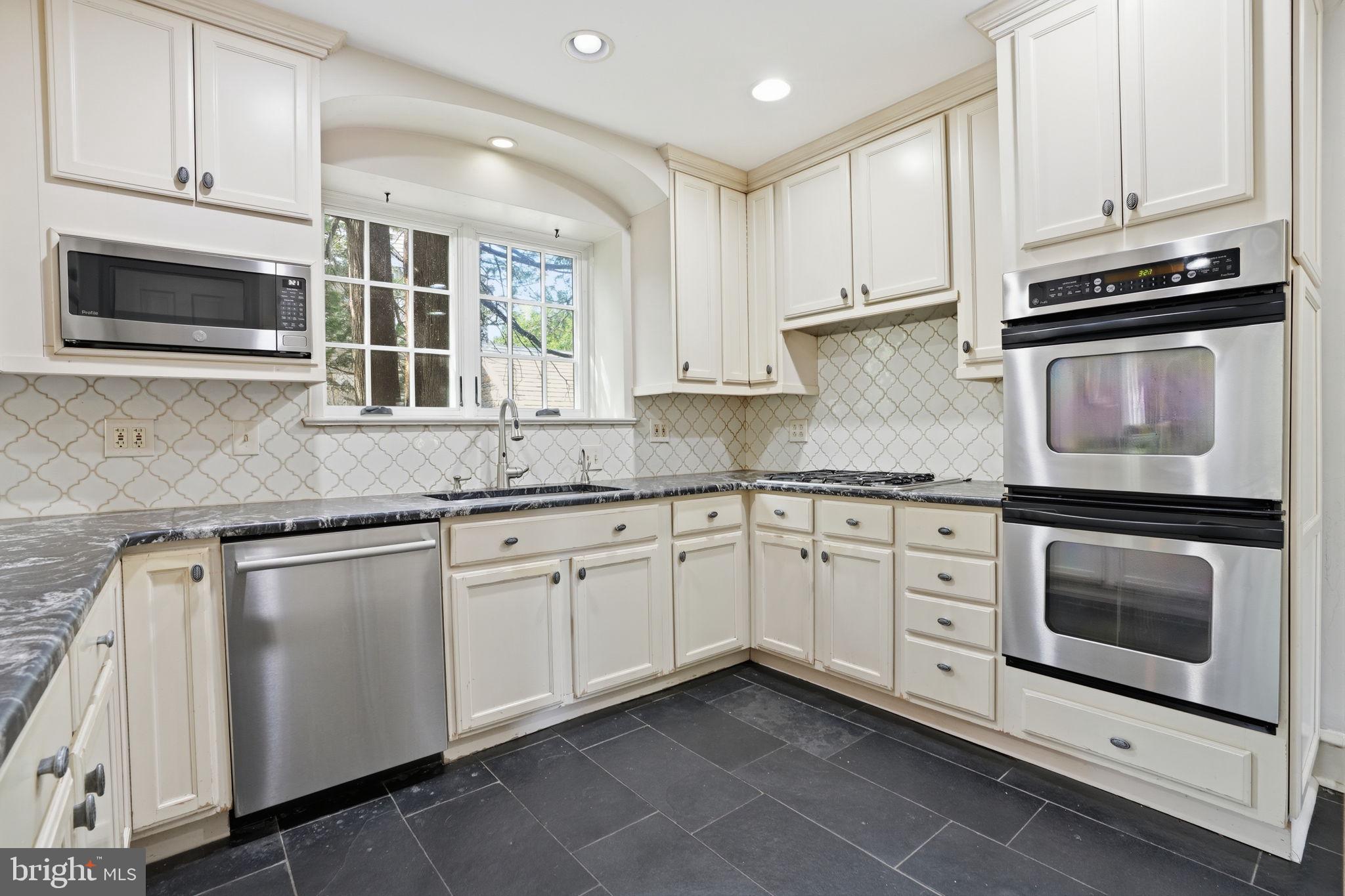 ELKINS PARK - Residential