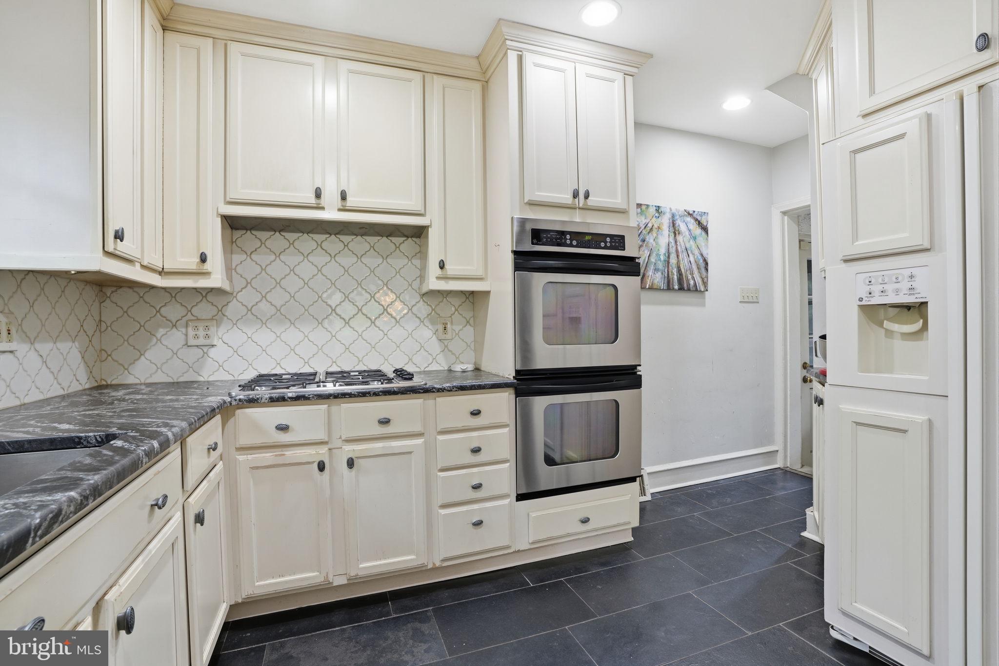 ELKINS PARK - Residential