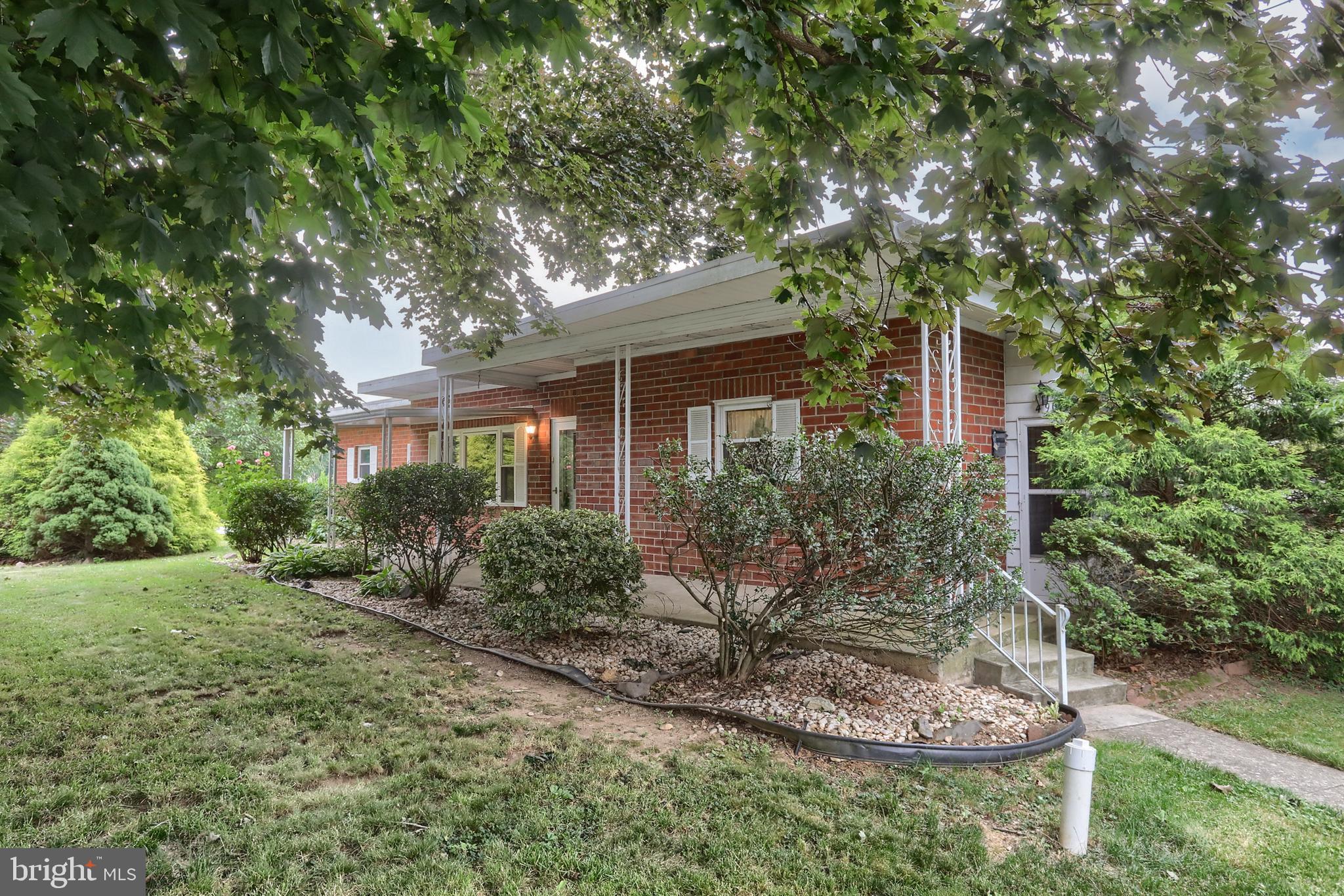 490 BEECHWOOD AVENUE