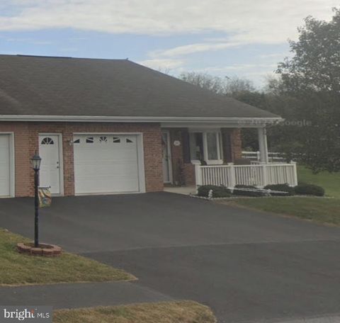 Townhouse For Sale - 341 Winding Oak Drive<br/> Washington County, HAGERSTOWN, MD 21740