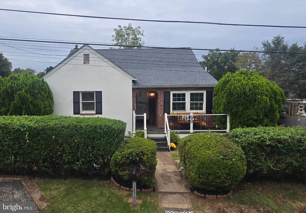 Photo of 1252 Falls Avenue, FEASTERVILLE TREVOSE, PA 19053 (MLS # PABU2131602)