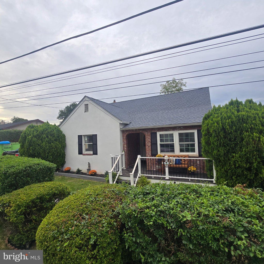 Photo of 1252 Falls Avenue, FEASTERVILLE TREVOSE, PA 19053 (MLS # PABU2131602)