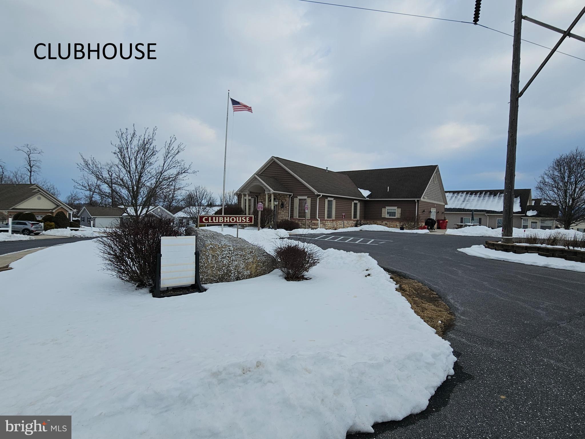 COUNTRY MANOR - Residential