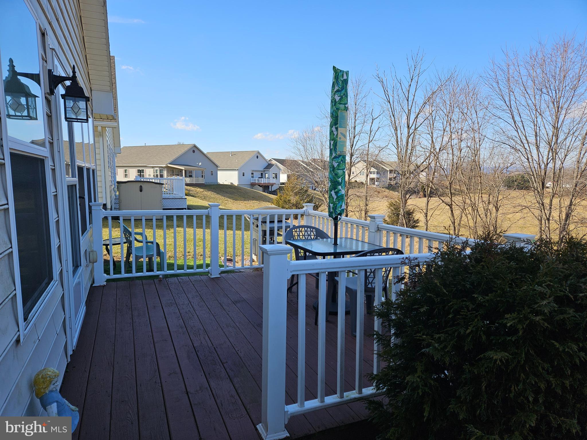 COUNTRY MANOR - Residential