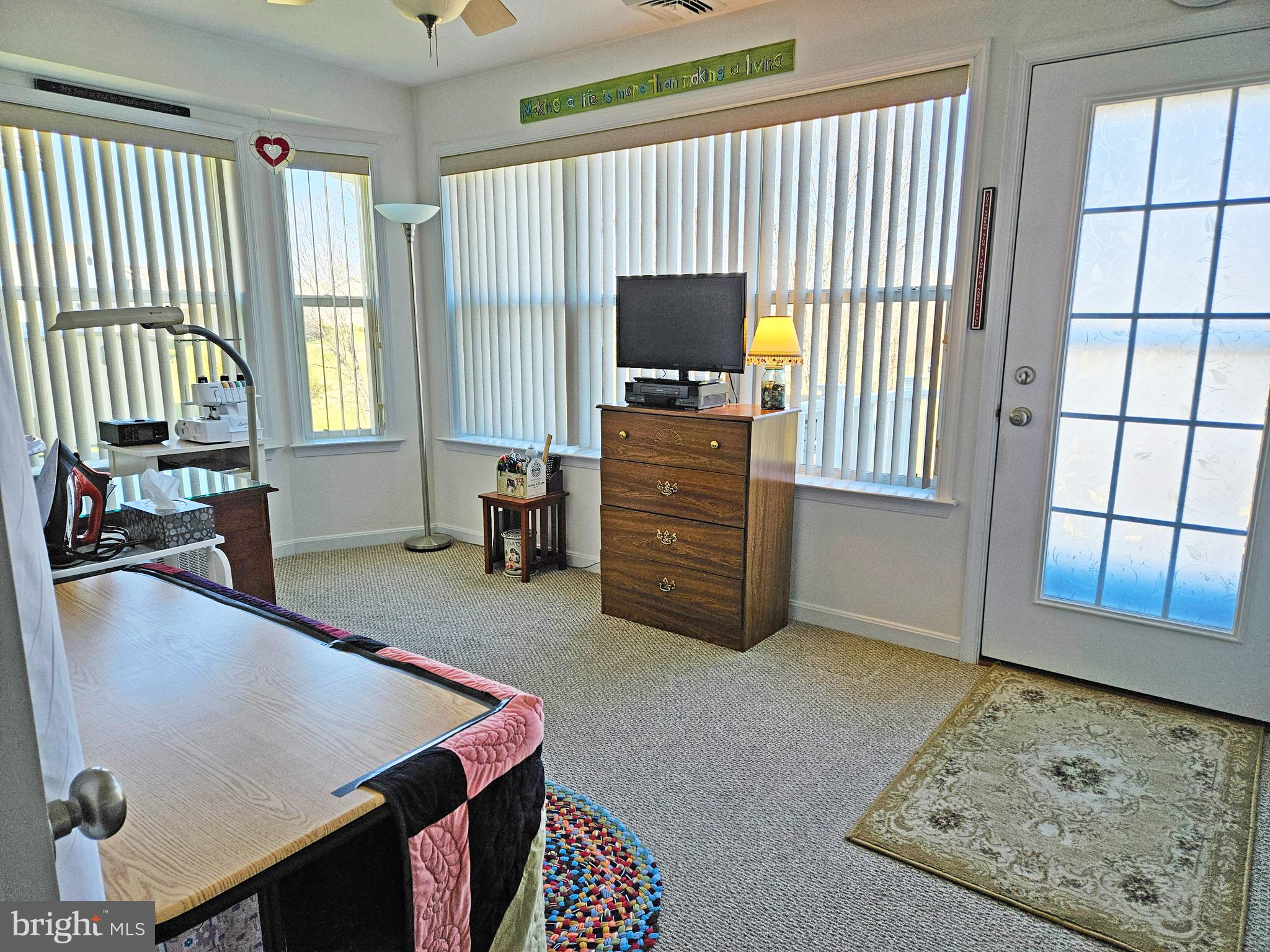 COUNTRY MANOR - Residential