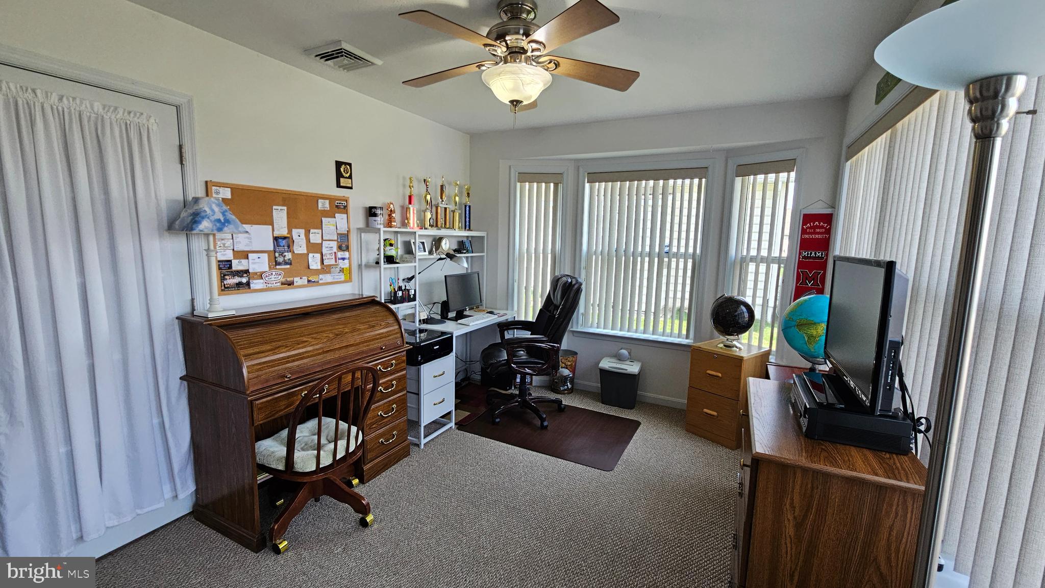 COUNTRY MANOR - Residential