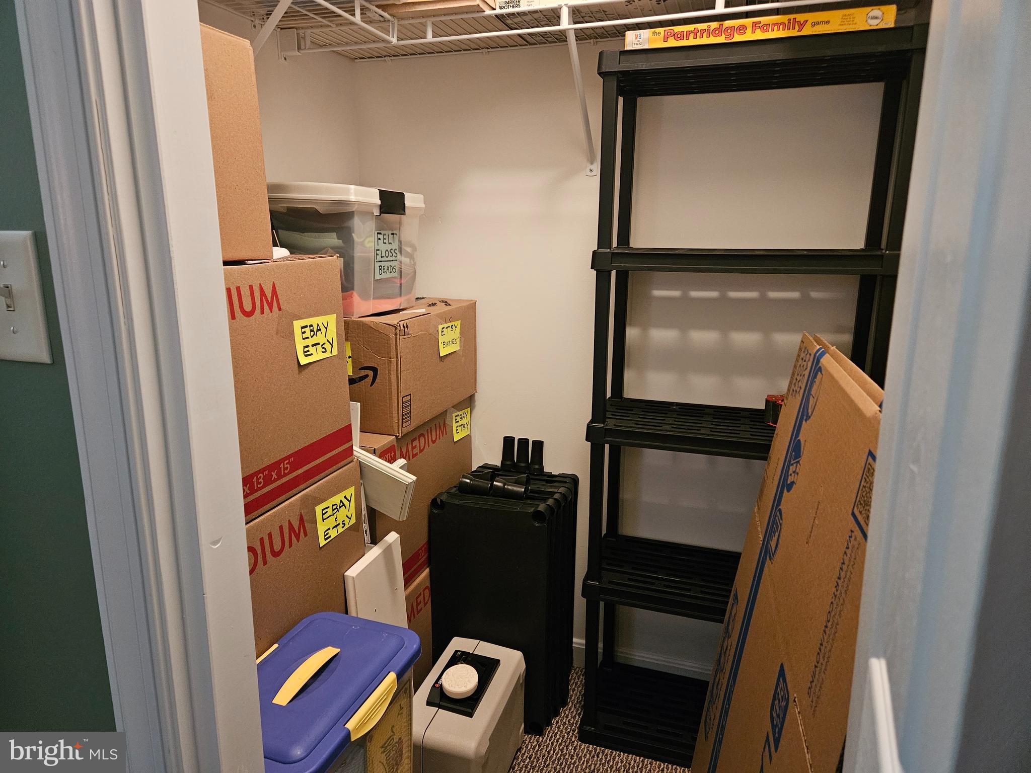 COUNTRY MANOR - Residential