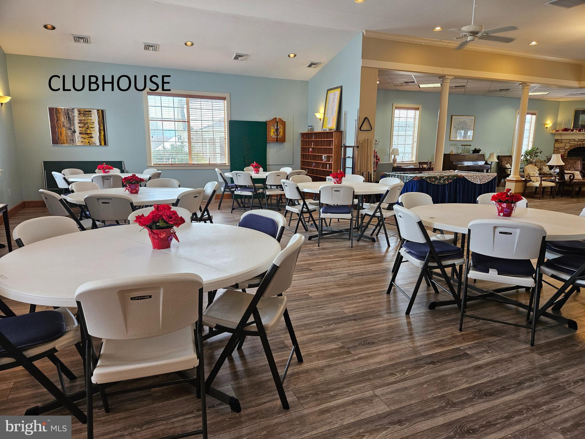 COUNTRY MANOR - Residential